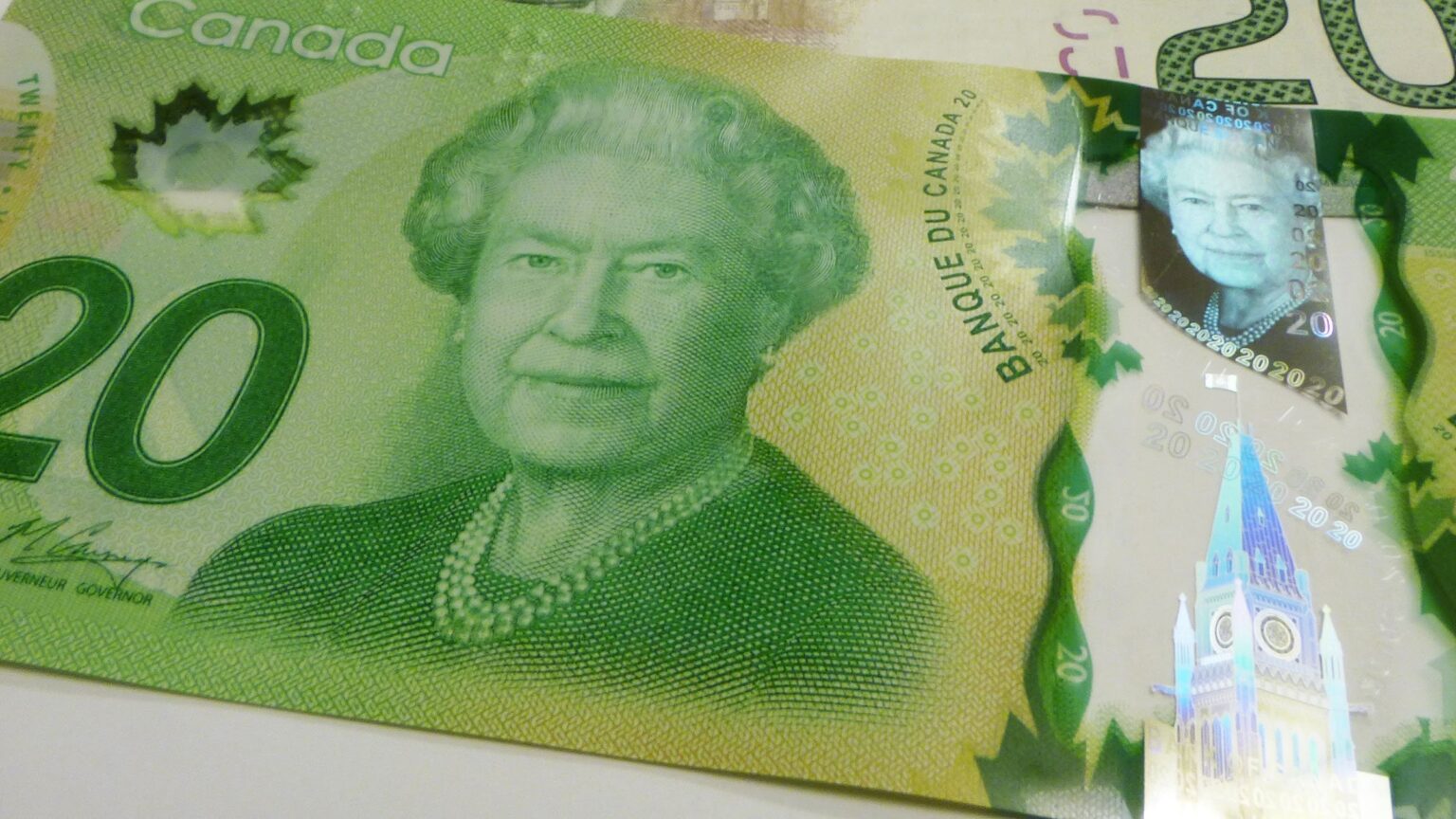 convierte-tus-ahorros-descubre-cu-nto-vale-un-billete-de-20-canadiense